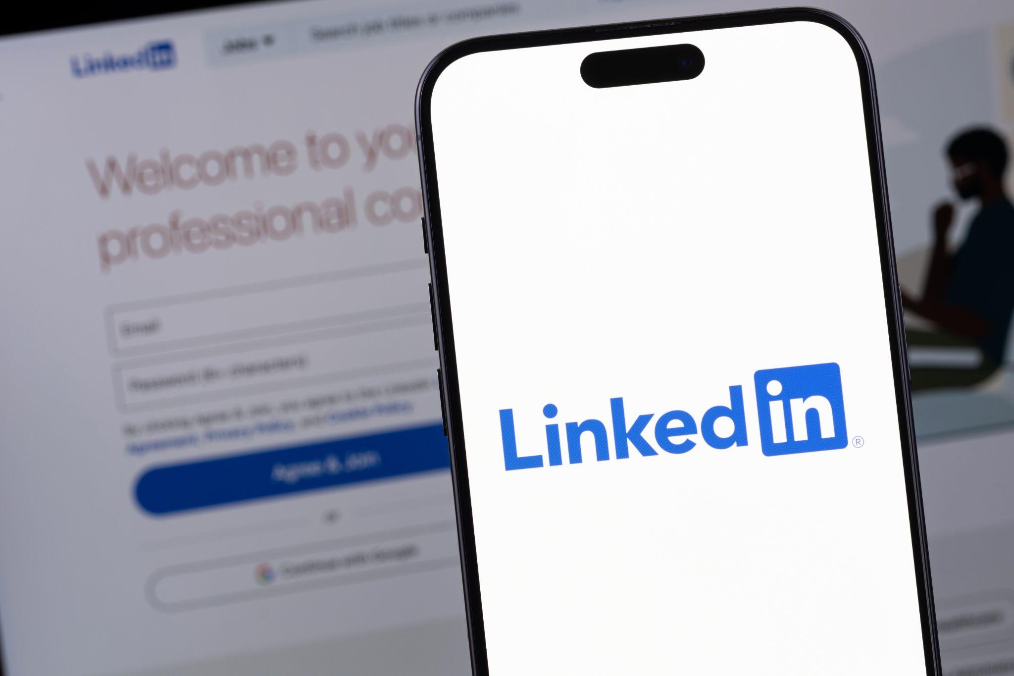 How to quickly expand your network on LinkedIn? Adding people via private messages on LinkedIn - Directing traffic via private messages on LinkedIn - How to properly use LinkedIn private messages for direct traffic